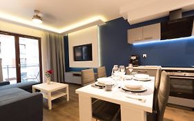 Apartlogy Aura2 78 - Experience Intelligent Living While Travelling